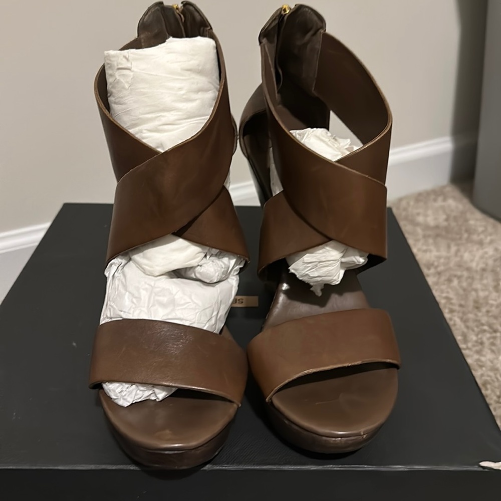 Sandles